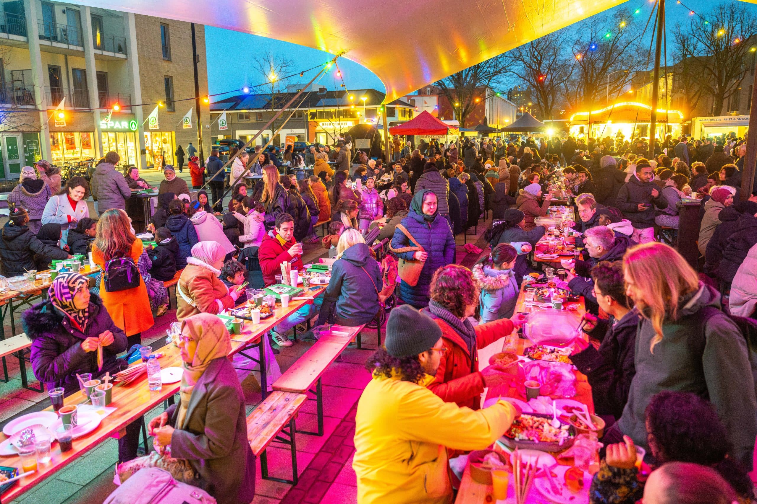 Verbinding als hoofdgerecht bij de zevende editie van de Iftar in Woensel-West